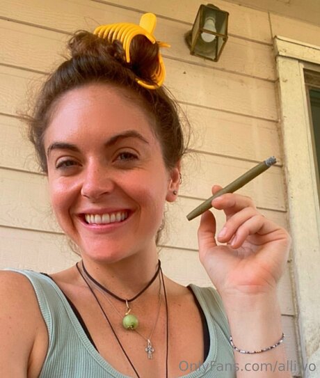 Alliwo sex pornstar picture