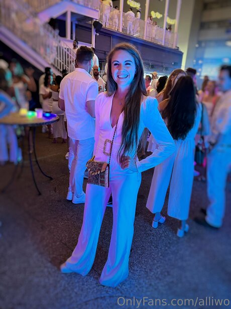 Alliwo best actress photo