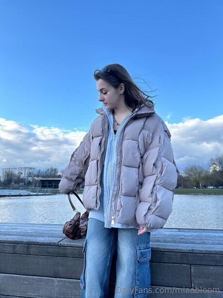 Miaabloom model free pic