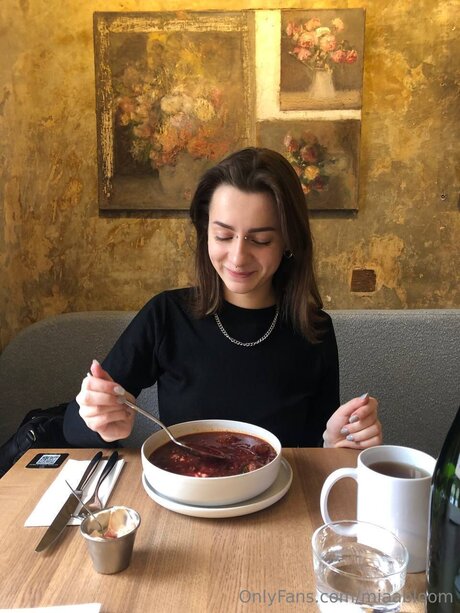 Miaabloom exclusive pornstar images