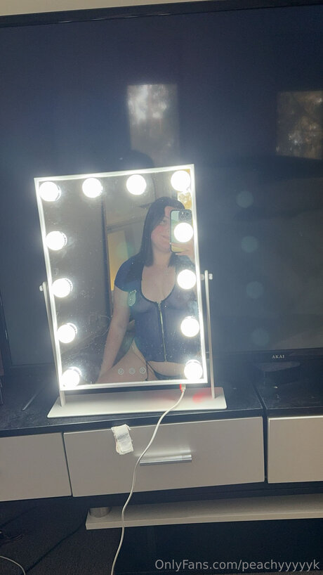 Peachyyyyyk beautiful star pics