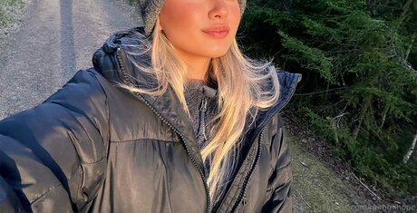 Mimmihope model perfect picture