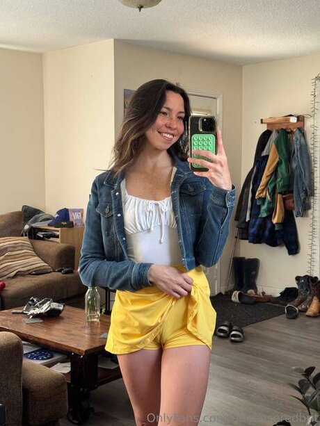 Uncensoredbrit pornstar top pic