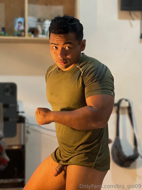 Big Gio09 top pornstar photo