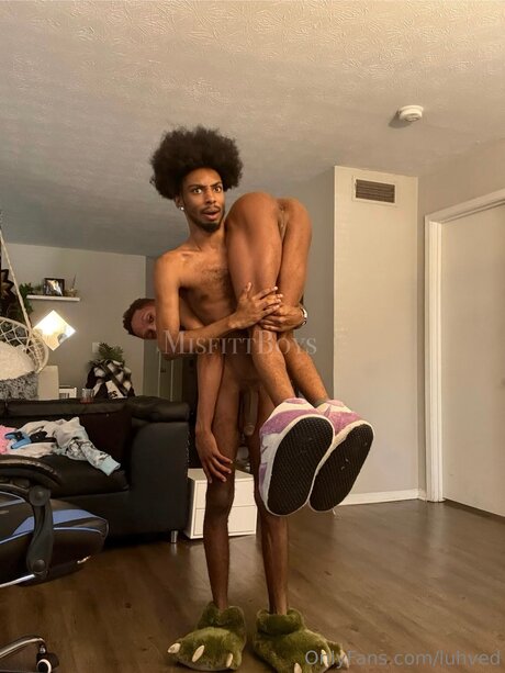 Luhved star adult pic