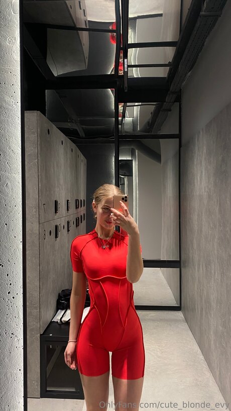 Cute Blonde Evy star best image