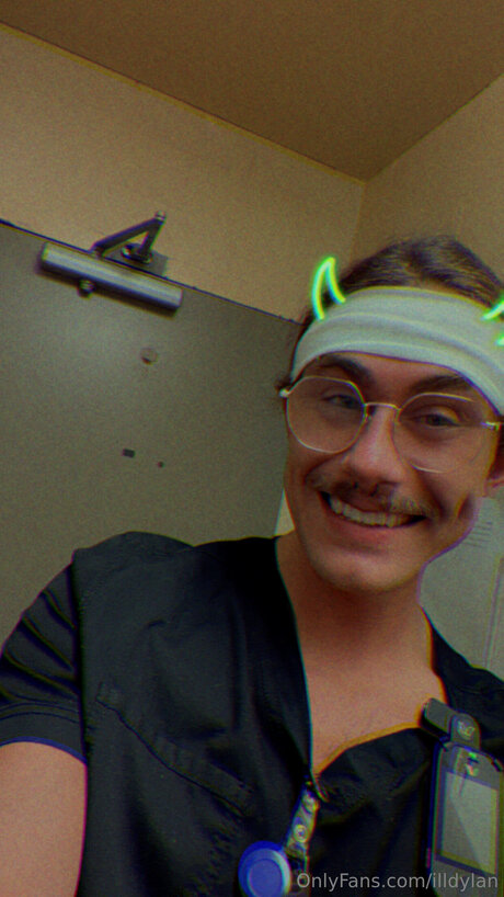 Illdylan model adult galleries