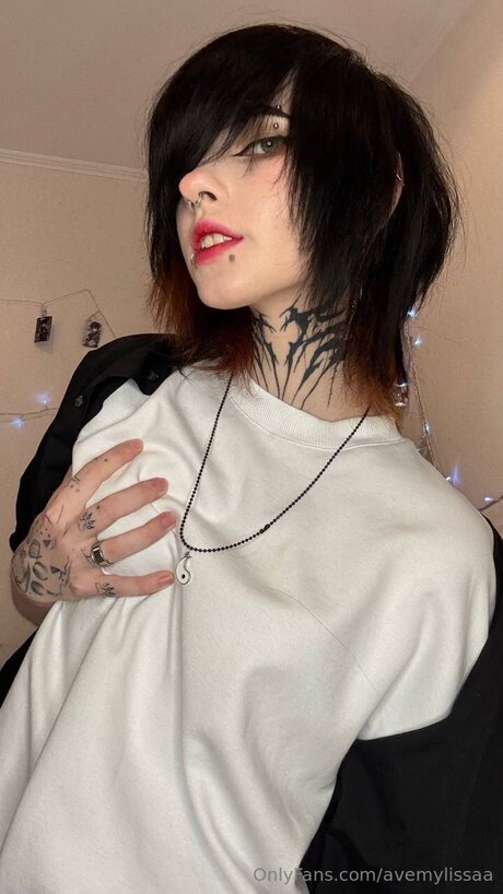 Avemylissaa model porn photo