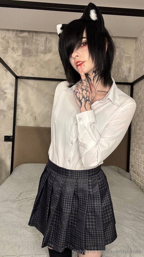 Avemylissaa art actress archive