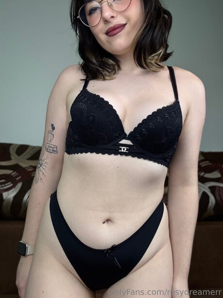 Rosydreamerr erotic star image