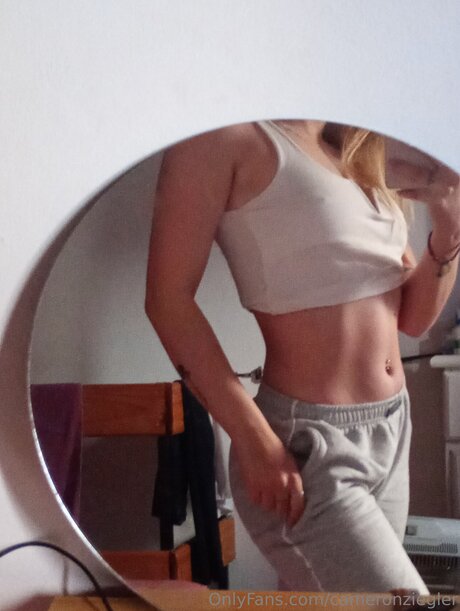 Cameronziegler hot actress picture