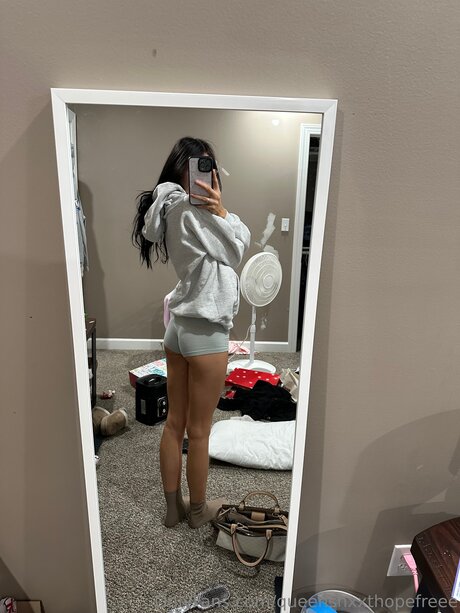 blonde babe onlyfans sexy pic