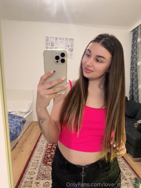 Gfdgdfgdg beautiful model image