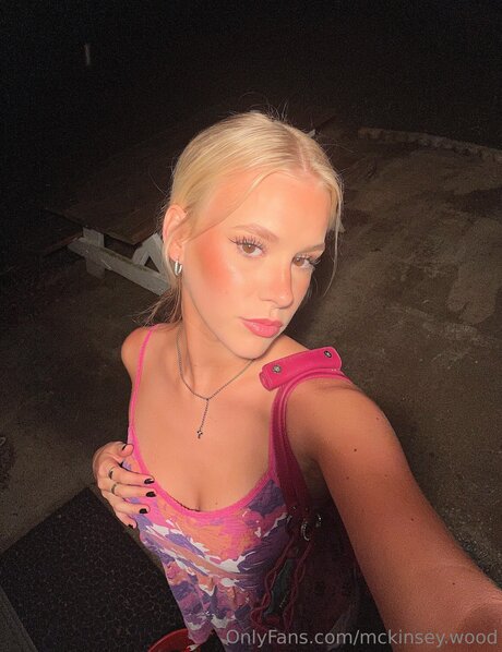 Bellakristen pornstar top img