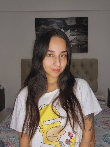 Monicaluise high quality model img