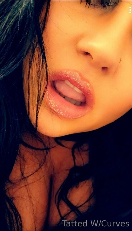 U225860105 xxx model pics