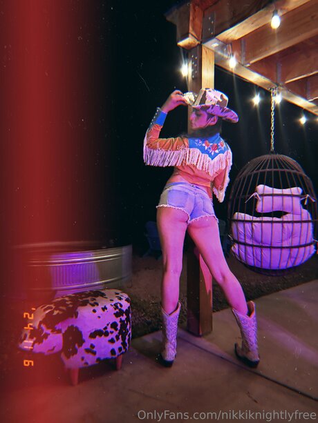 pregnant threesome onlyfans beautiful naked picture