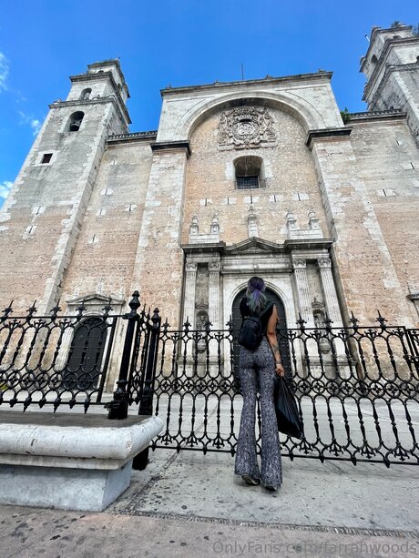 Farrahfahrenhite perfect actress photo