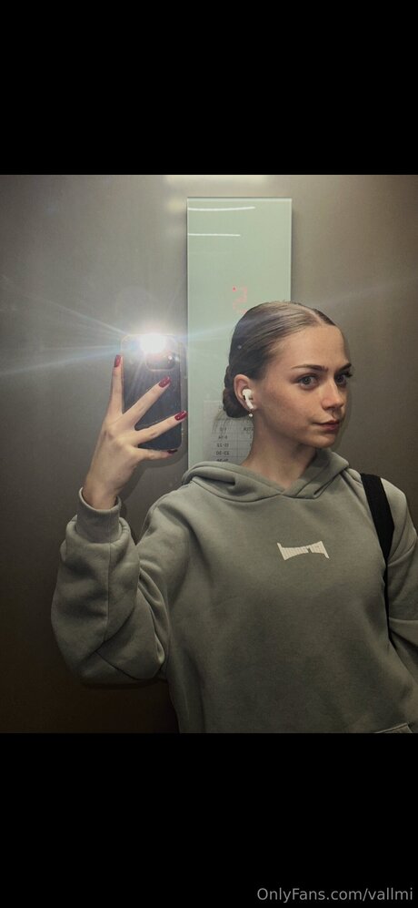 bride onlyfans pornographic picture