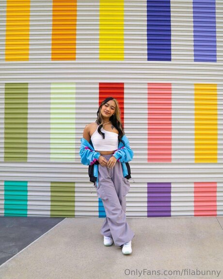 Filabunny nude model picture