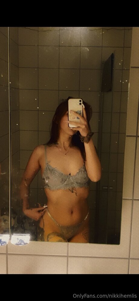 Nikkihemlis model perfect pics