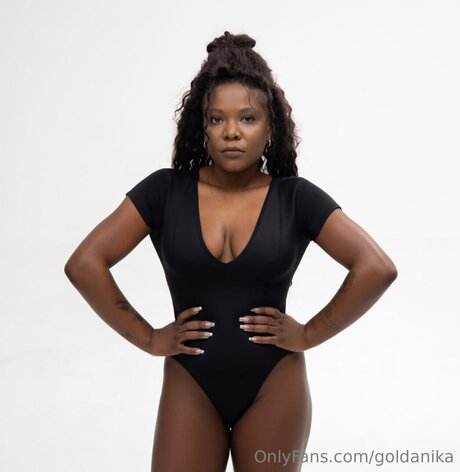 Goldanika model nude photo