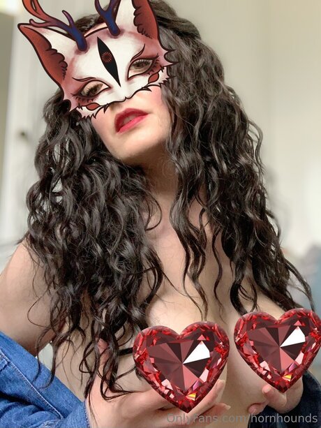 Hornhounds high quality pornstar img