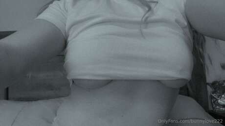 Bunnylove222 porn star image