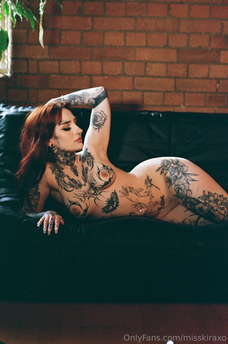 Misskiraxo model pornographic pics