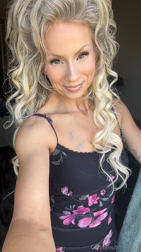 Lil Vixen2 high quality pornstar pic