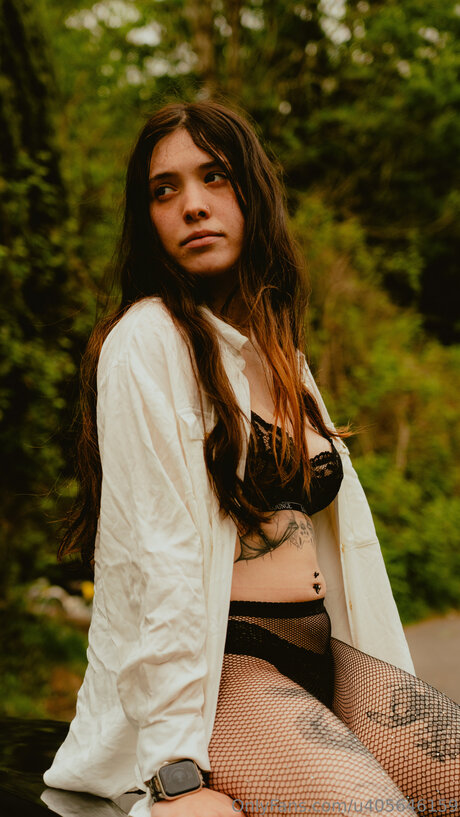 U405646159 pornographic model img