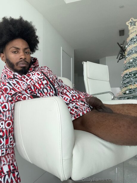 Luh Ved sexy actress img