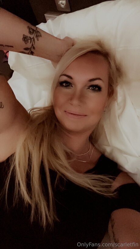 Scarletfin sexy model gallery