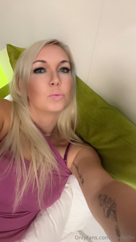 Scarletfin pornstar erotic pics