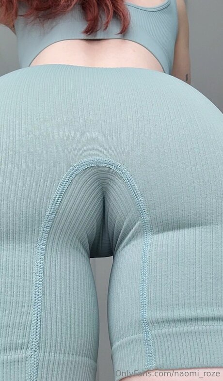 Naomi Roze exclusive star pic