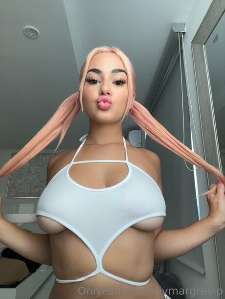 Oliviasnoww69 sexy pornstar images