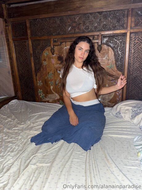 Alanainparadise perfect pornstar image