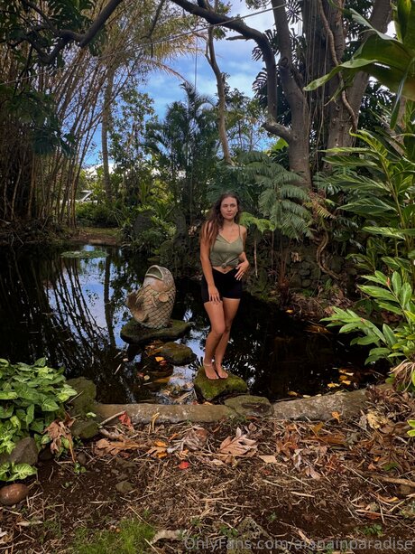 Alanainparadise adult model picture