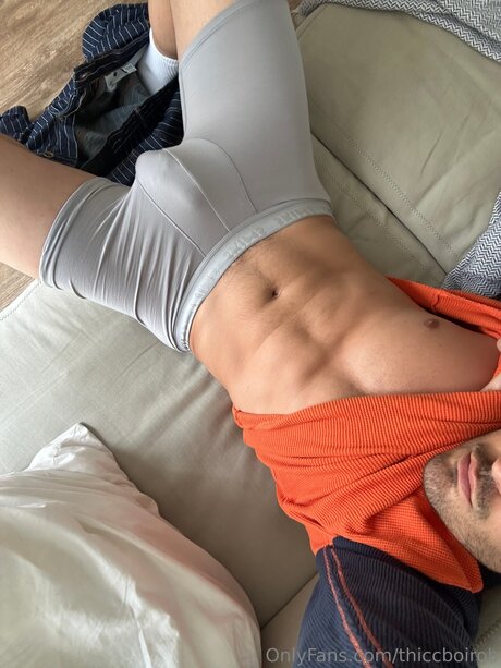 Thiccboirob nude star image