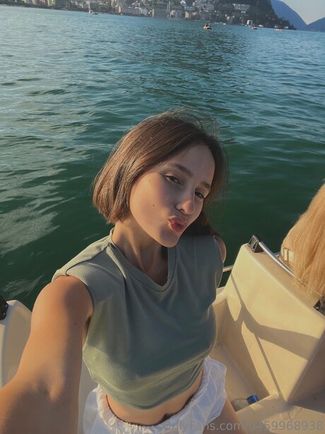 Lilttle Katee naked model photo