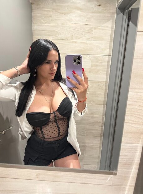 Selenasmilesalways model archive