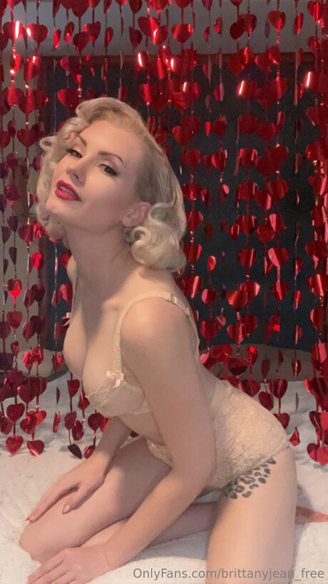 Brittanyjean Free pornstar top photos