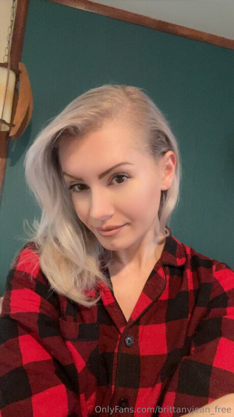 blonde babe onlyfans xxx photos