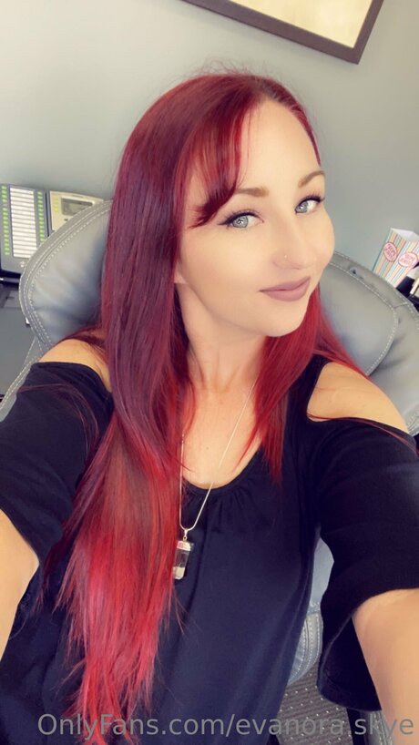 Evanora Skye star free pics