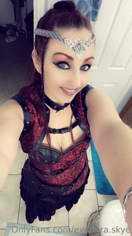 Evanora Skye erotic pornstar gallery