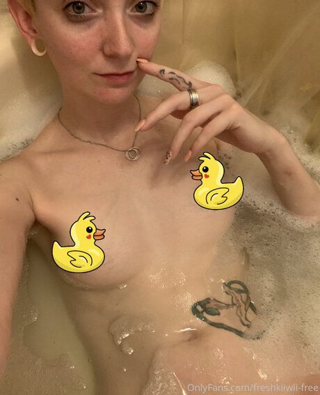 Freshkiiwii Free naked pornstar img