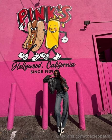 Thecleopetra sex model img