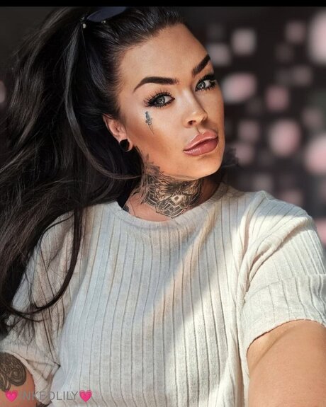 Lillysplayhouse69 pornstar high quality pic