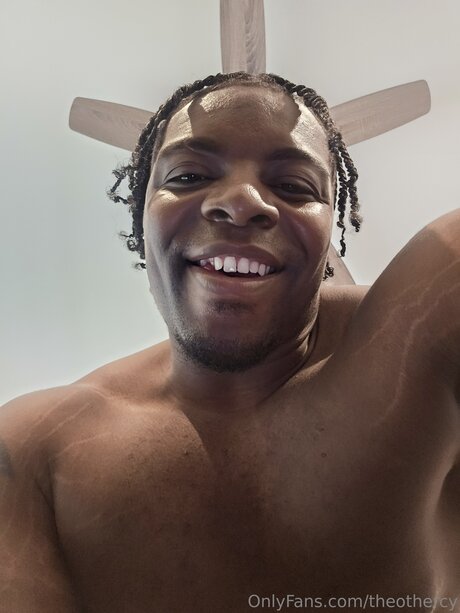 Theothercy model exclusive photo