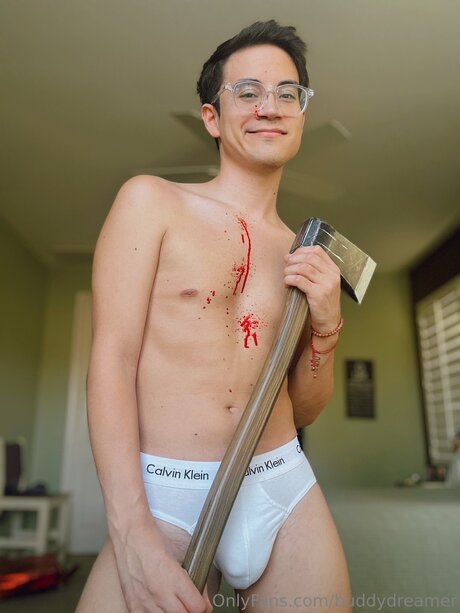 Buddycreamer star sexy picture